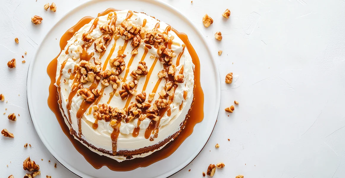 Pastel de vainilla con nueces y glaseado de miel: irresistible y fácil