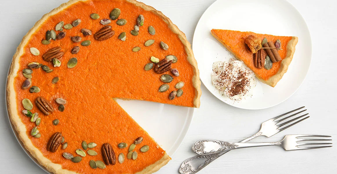 Hornea una tarta de calabaza con queso crema