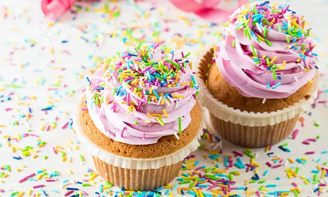 5 opciones de deliciosos toppings para decorar tu pastel