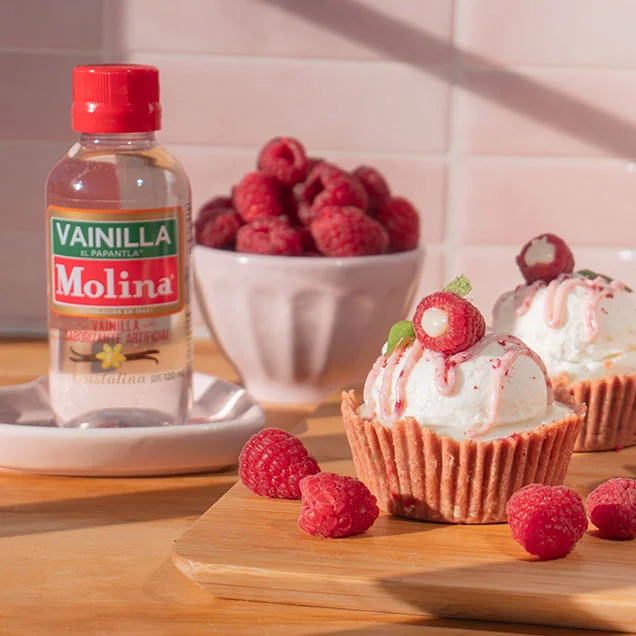 Copas de galleta con frambuesa