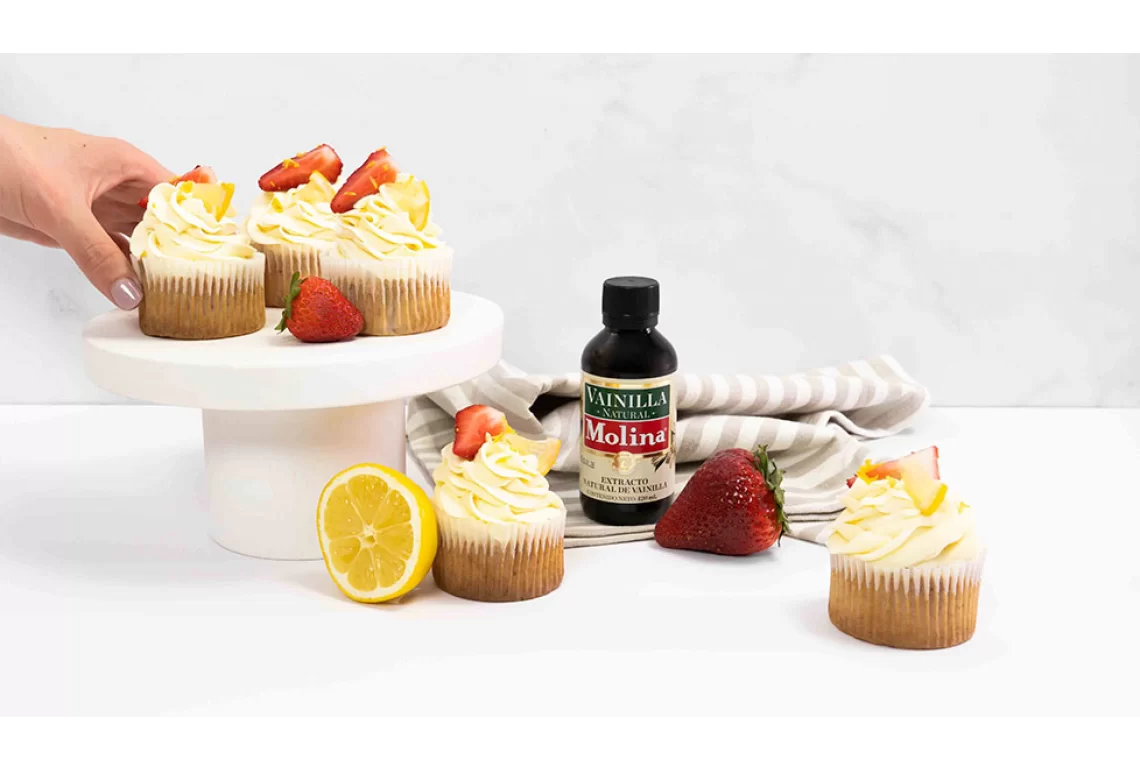 Cupcakes de margarita con fresa y limón